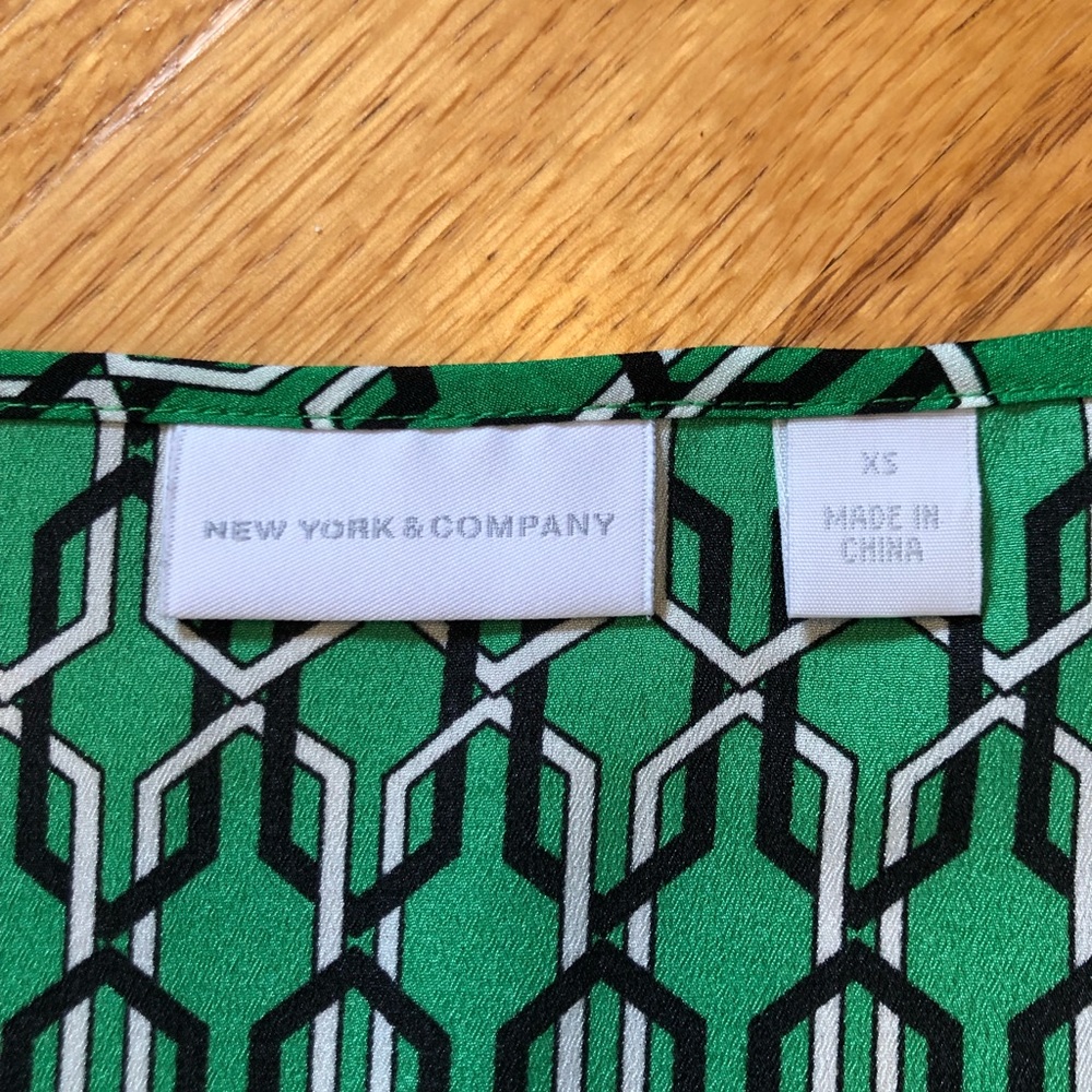 NWOT NY&Co Top - Picture 4 of 8